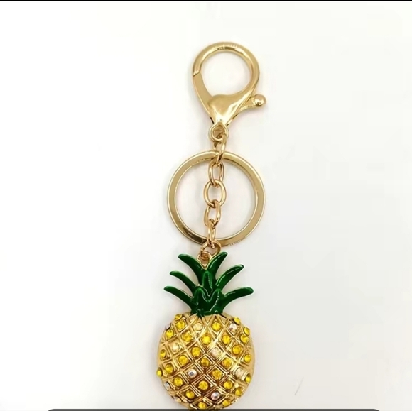🔹️2x host pick 🔹️ Rhinestone Pineapple Keychain Bag Purse Metal - Picture 1 of 6
